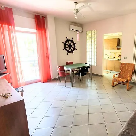 Cn042 - Cesenatico, Comodo Trilocale In Posizione Apartamento Cesenatico